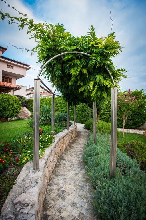 Villa Amalija ซูโกชัน ภายนอก รูปภาพ