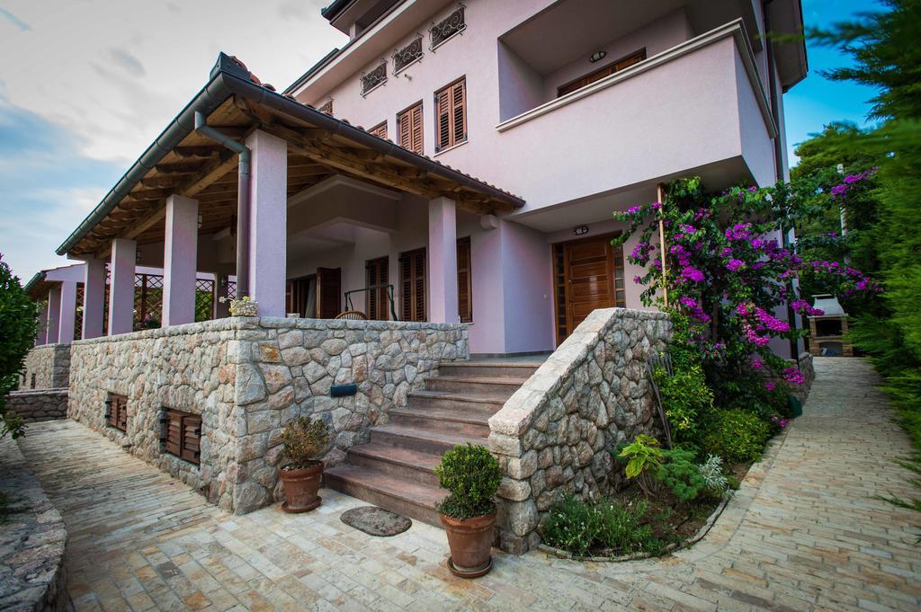 Villa Amalija ซูโกชัน ภายนอก รูปภาพ
